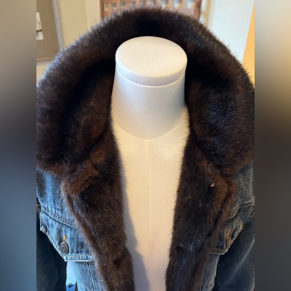 VINTAGE 80’s Marvin Richard’s Classic Denim Jacket w Faux Mink Fur Lining - Picture 6 of 16